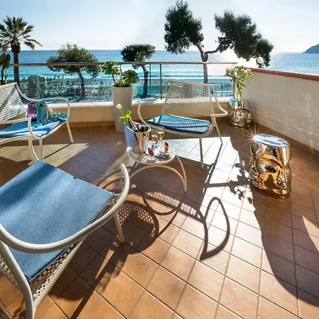 Luxury Beachfront Pool And Parking Taormina