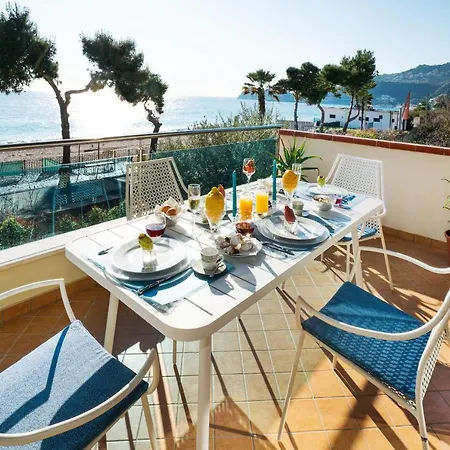 Luxury Beachfront Pool And Parking Apartment Taormina