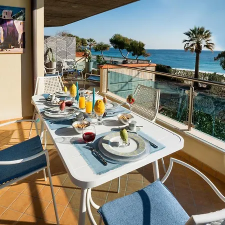 Luxury Beachfront Pool And Parking *