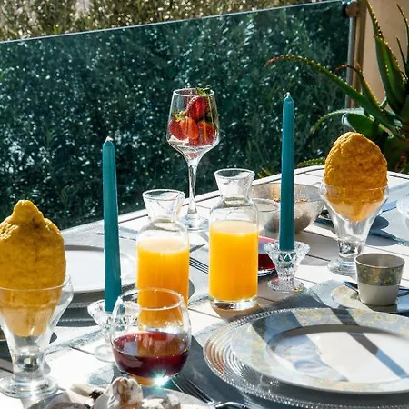 Luxury Beachfront Pool And Parking * Taormina