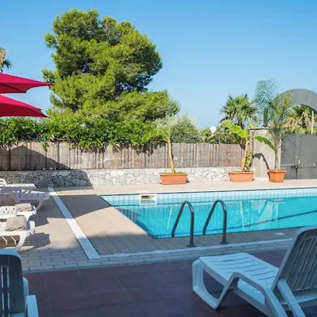 Apartment Luxury Beachfront Pool And Parking *