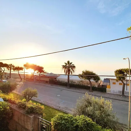 Luxury Beachfront Pool And Parking *