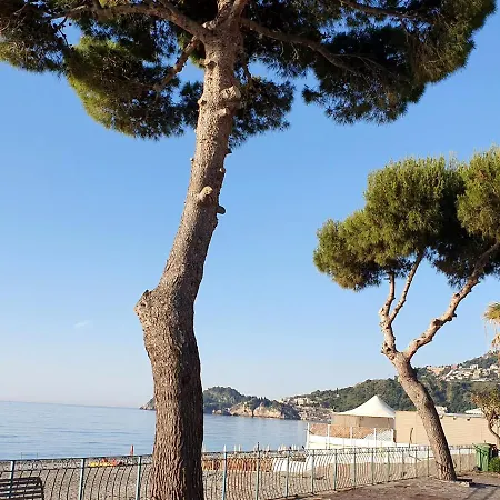 Daire Luxury Beachfront Pool And Parking