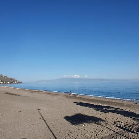 Daire Luxury Beachfront Pool And Parking