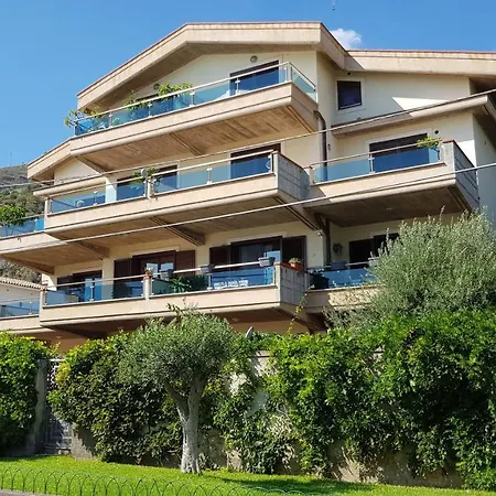 Luxury Beachfront Pool And Parking Apartment Taormina